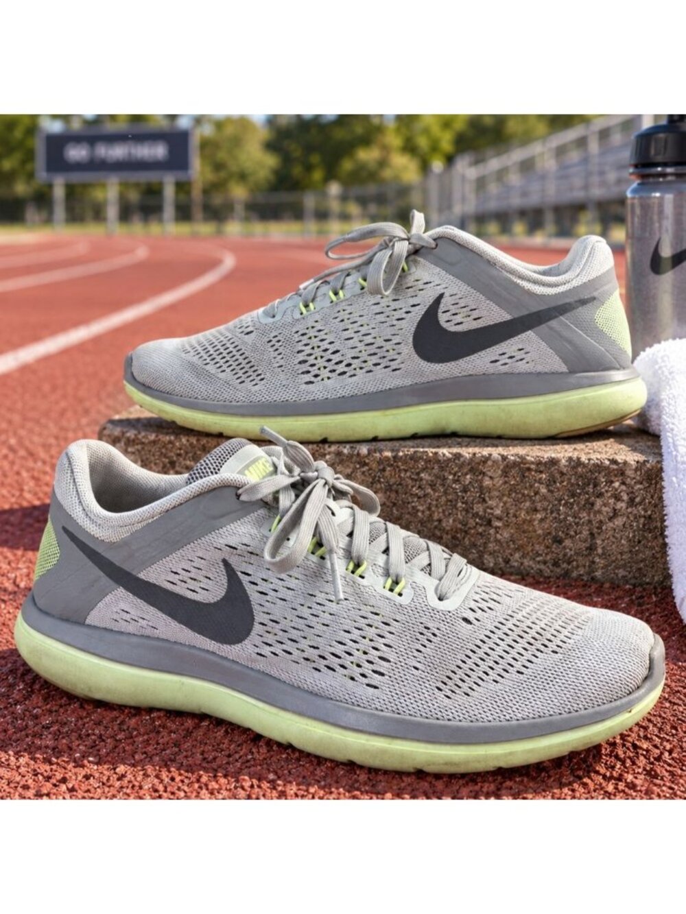 Nike Flex 2016 Gray Green Running Shoe Women's Size 8.5 (830751-011) Sneakers